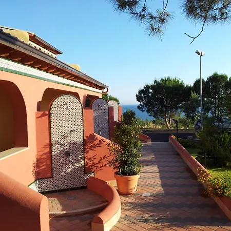 Апартаменты Le Cupole Sul Mare - *